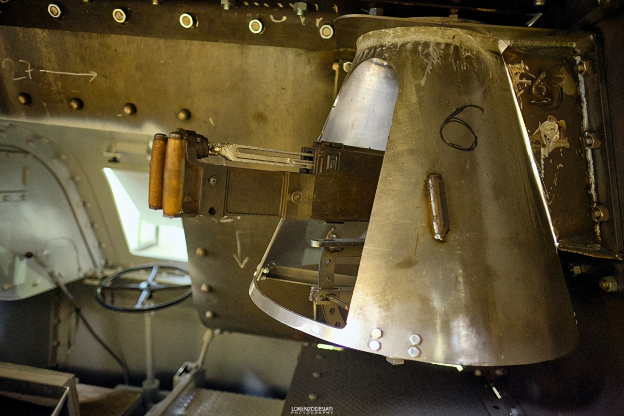 最讲武德意大利！设计画风让人啼笑皆非，还造步行坦克，脑洞太大