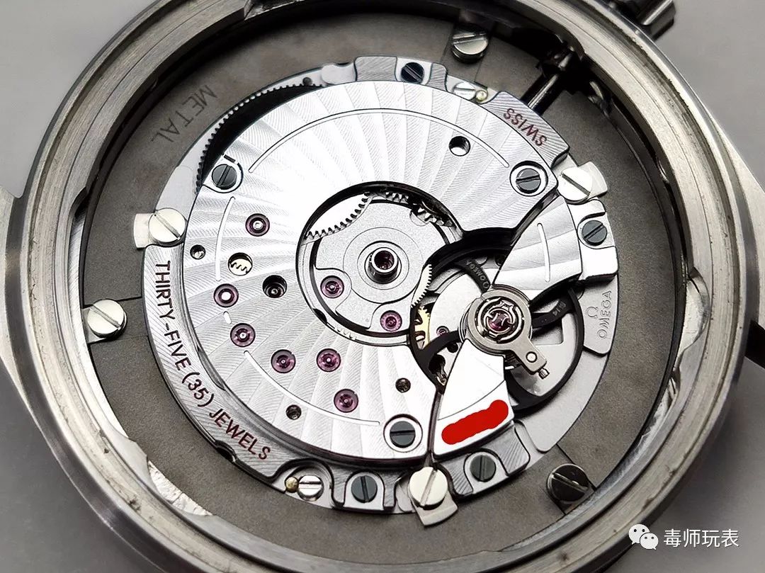 欧米茄海马300机芯是8800还是8806,欧米茄8800与8806机芯揭秘