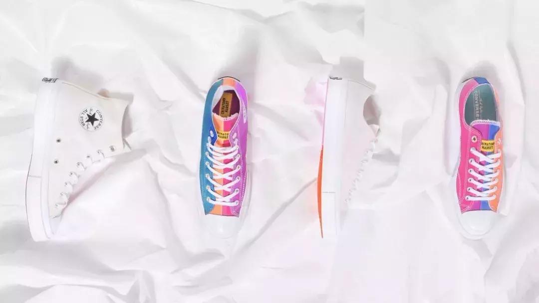 匡威米奇联名的一双鞋,匡威和米奇联名