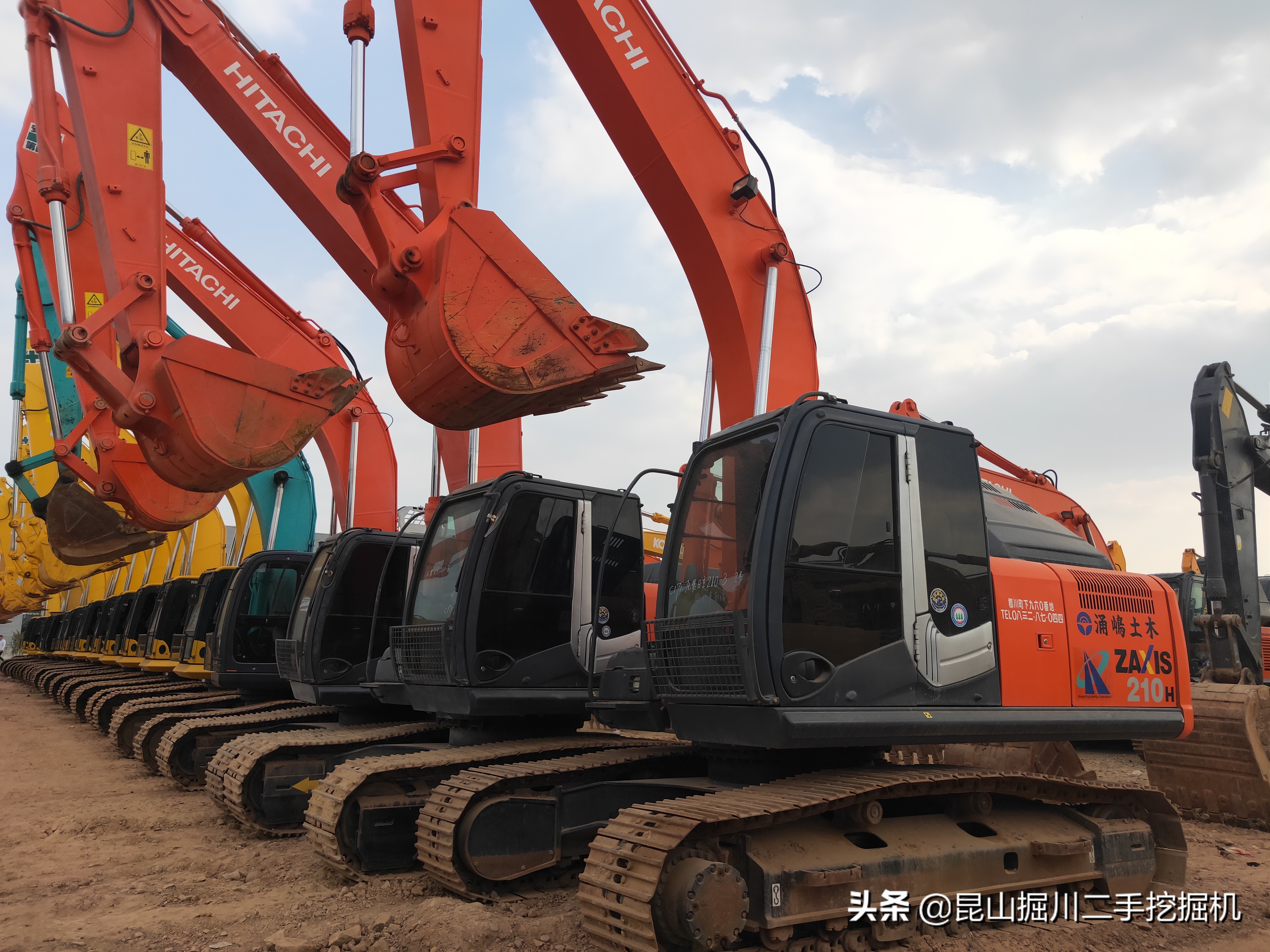 买二手挖掘机哪里安全可靠,二手小型挖掘机哪个品牌质量好