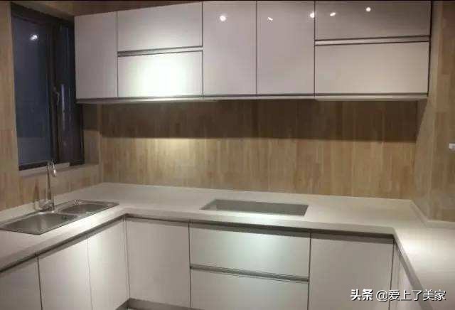 亚克力板属于什么塑料,亚克力板是什么材质硬度怎么样