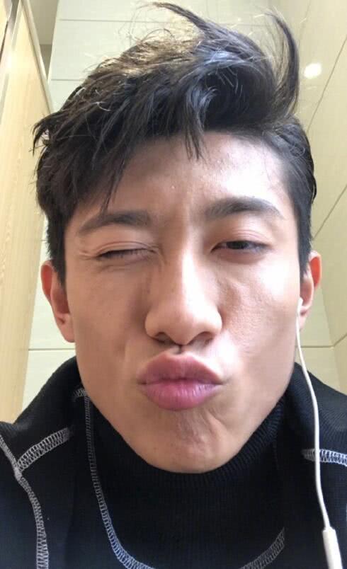 张一山微博发文为杨紫庆生,张一山为杨紫庆生晒独家儿时照