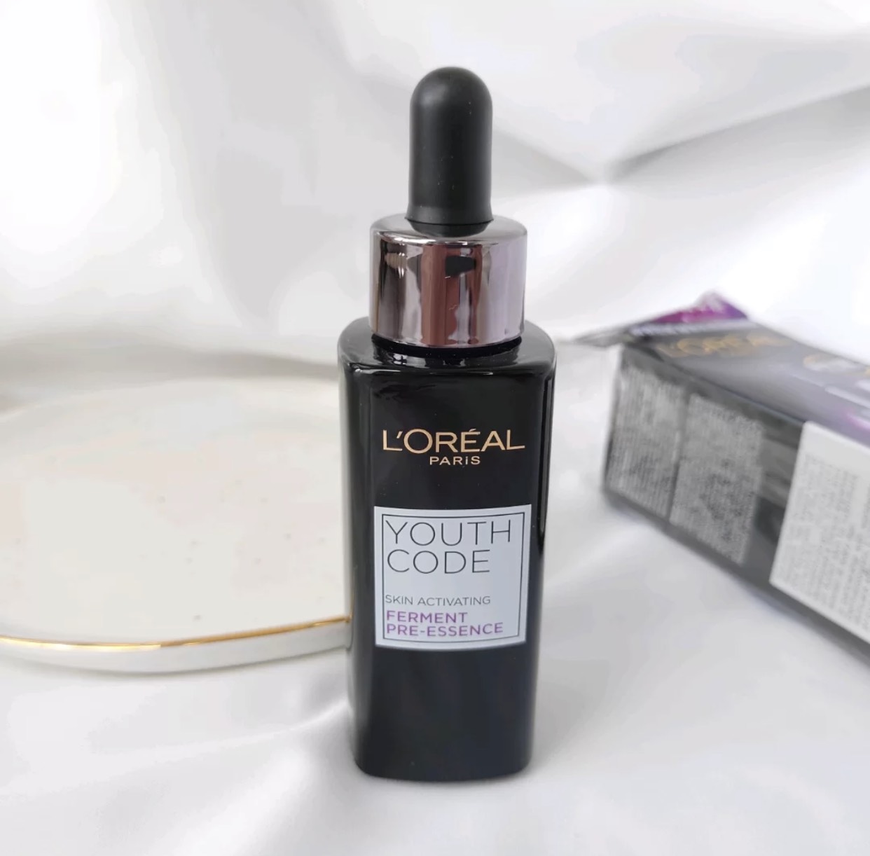 玉兰油与兰蔻精华,玉兰油和兰蔻的精华哪个好