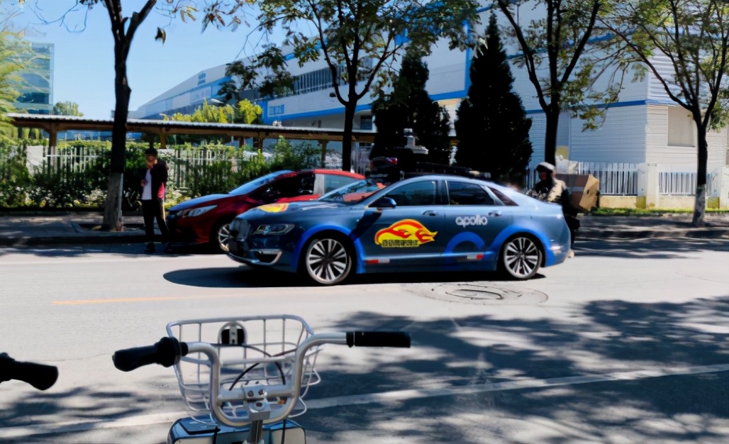 北京无人出租车是真的吗,上海无人出租车正式上路了吗