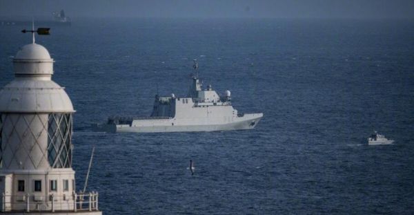 英国闹出世界级笑话,面对无视警告的英国军舰