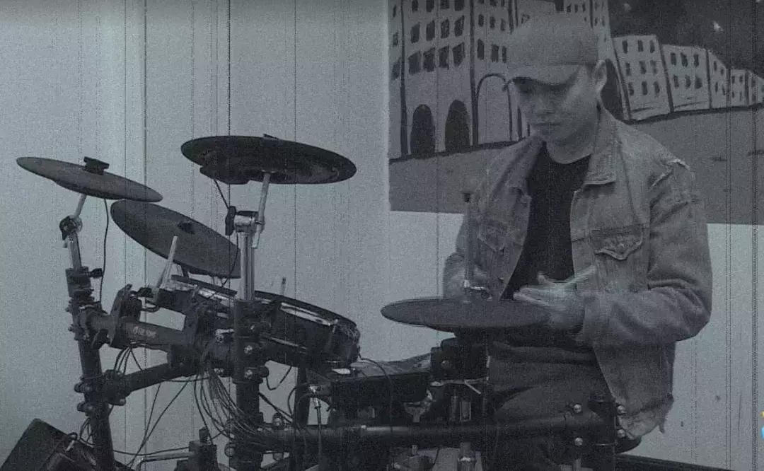 架子鼓在乐器中主要是干什么的,架子鼓里面什么是最灵魂的乐器