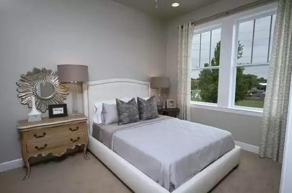 1000万美元在美国买房子,美国1000美元能租到什么样的房子