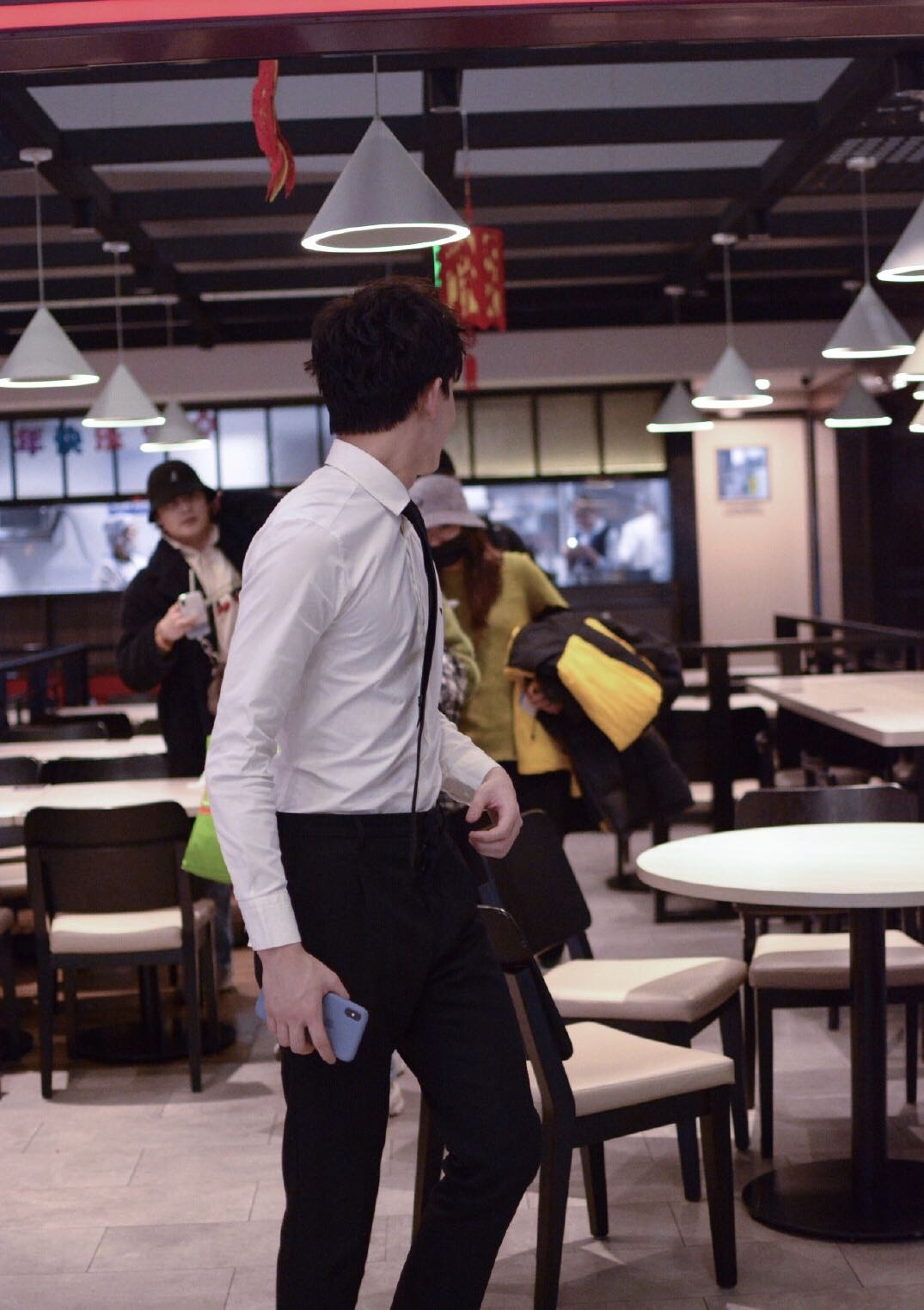 白衬衫在男生身上,为什么会有这么大的魅力?