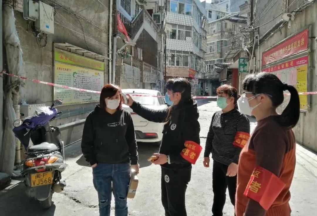 铿锵玫瑰巾帼志愿者视频,抗疫一线铿锵玫瑰绽放巾帼风采