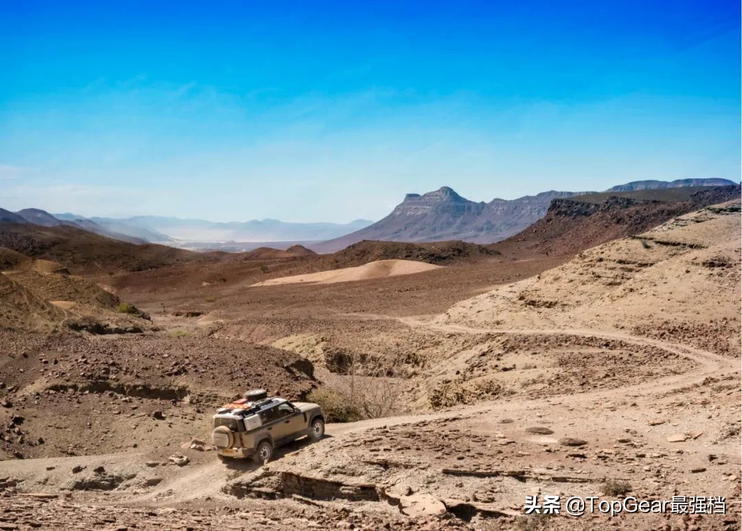 全新路虎卫士怎么样?去非洲越野试驾一下就知道啦