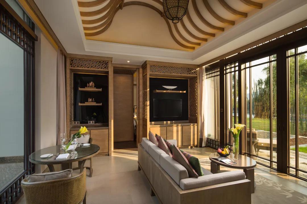 广西阳朔又一顶奢酒店，潺潺流水，久违的隔世风景，美得像一个梦