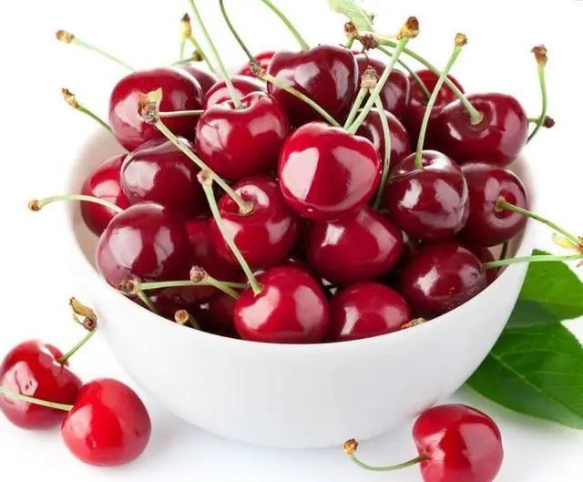 买樱桃是大的划算还是小的划算,怎么买樱桃最甜
