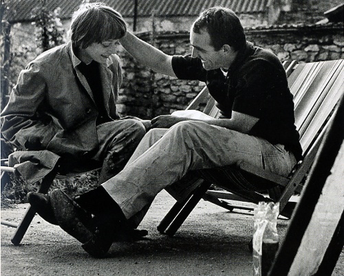 20世纪最受欢迎的女艺术家，她童年不幸，家人抑郁，终成传奇一生