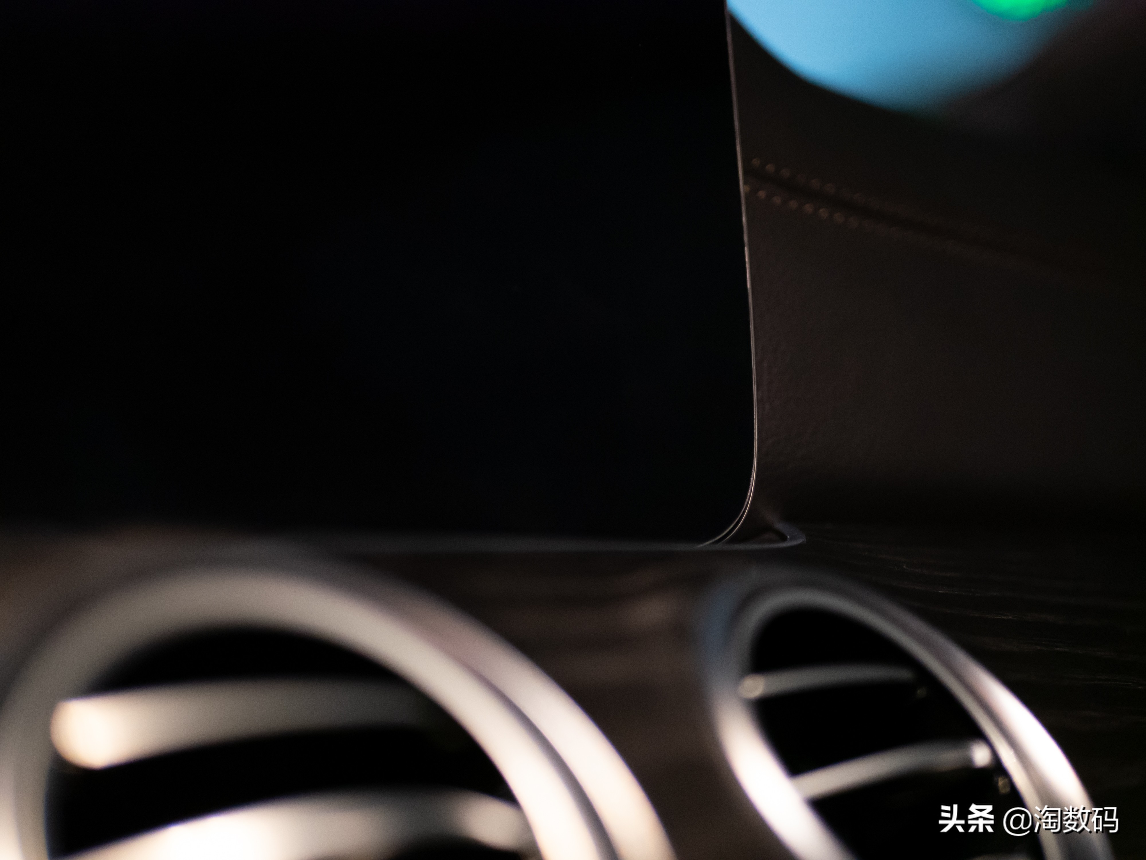 21款e300l亮黑贴膜,e300l豪华立标版2023钢化膜