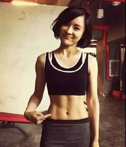 杨幂林志玲纱裙,林志玲杨幂都在用的瘦腿8招