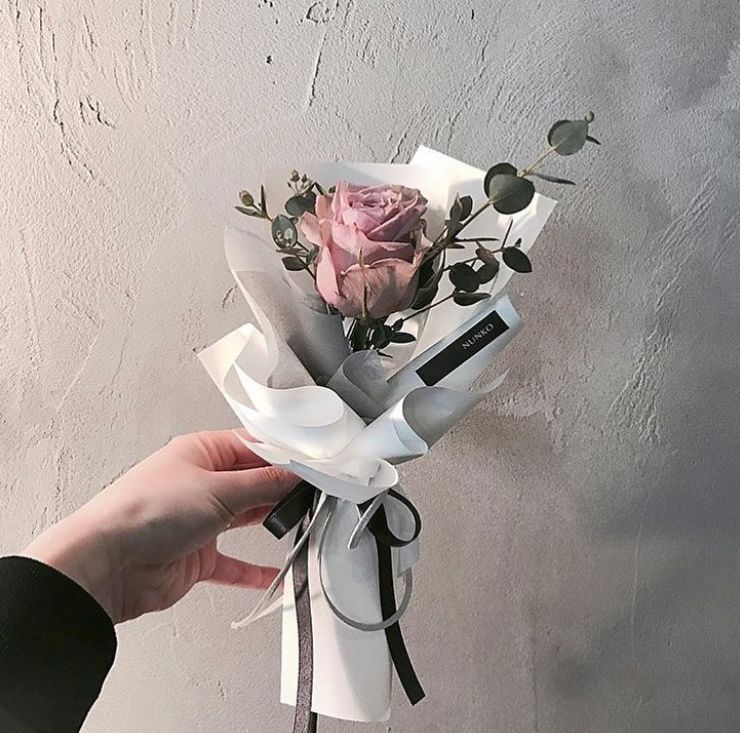 单支花束图片送女朋友,单支玫瑰花束怎么包装赶紧学起来