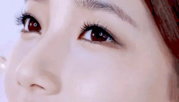 能放进包包的“美容院”，随时淡纹护眼，素颜美女少不了它