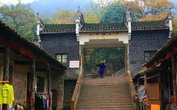 凤凰古城徒步讲解打卡视频,凤凰古城仙剑三取景地打卡