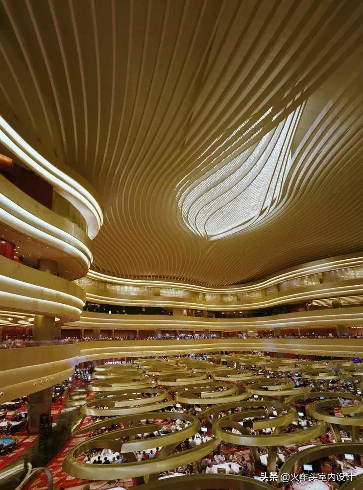 柯南酒店爆炸,柯南出现的豪华大酒店