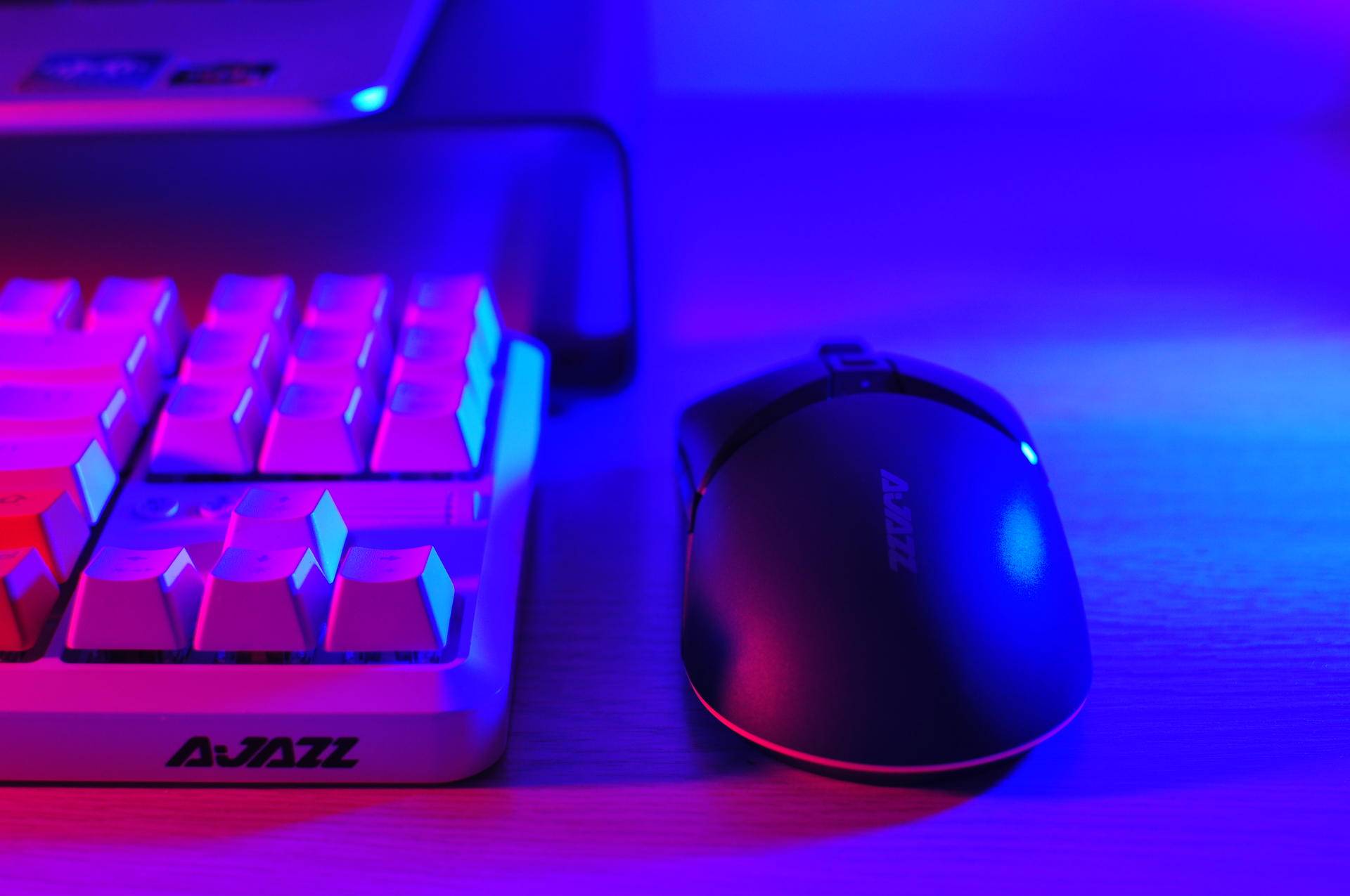 雷神ml703和罗技g304鼠标哪个好,手慢无罗技g304无线鼠标159元