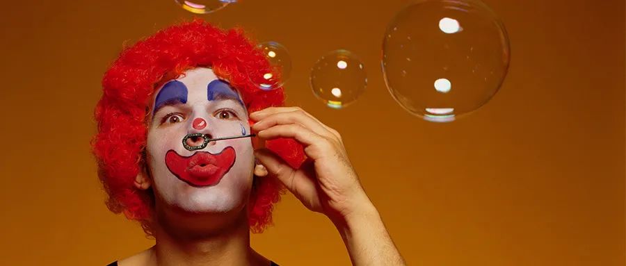 张国梁的奇幻，铁山靠的夏天