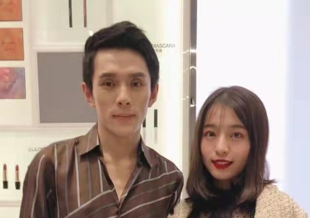 薇娅一年卖115亿，她不露脸也能月入300万，网红到底有多挣钱？