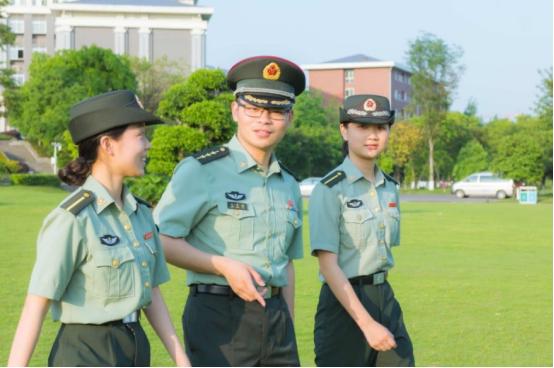 军队文职技术岗位真实收入待遇,军队文职工资高待遇好你怎么看