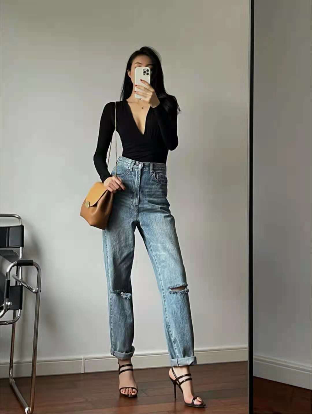 今年冬季流行的牛仔裤款式,今年流行什么样的牛仔裤男款