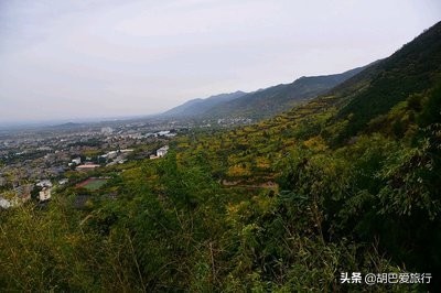 西安骊山环山公路亭子,骊山上的亭子