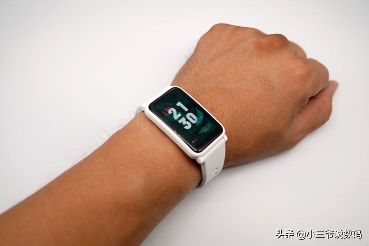 荣耀watchgspro,华米t-rexpro对比荣耀gspro