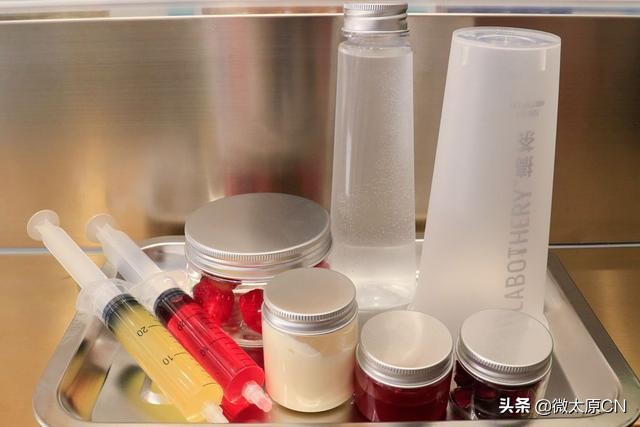 自己搞的茶跪着也要喝完?这家奶茶店还真有点小霸道