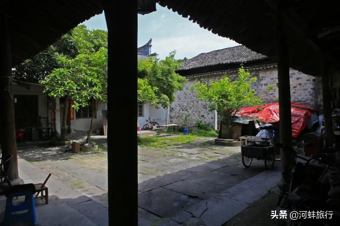 浙江仙居县(2)·文明楼下的东门老街,西门蒋宅里的三透九门堂