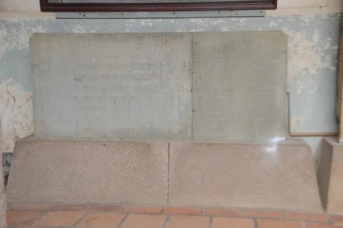 佛潭简介,佛崖石刻