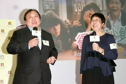 捡了遍地六便士,捡了六便士