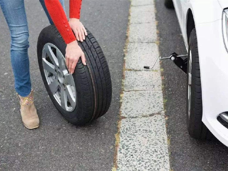 马自达轮胎爆了怎么换轮胎,轮胎严重爆胎怎么更换