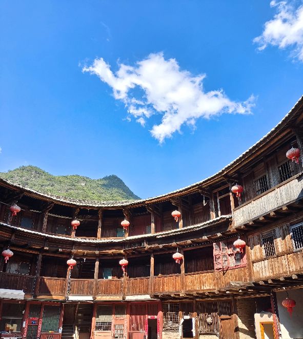 记为两岸亲人传书而忘我服务的永定台胞——陈彦芬先生