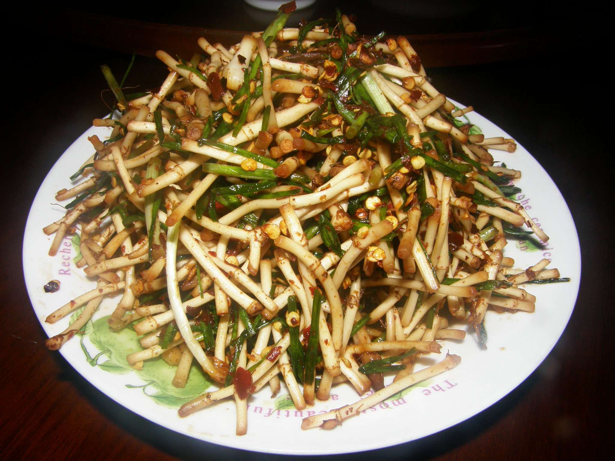 农村看到这几种草要警惕,在野外遇见这种草一定要小心