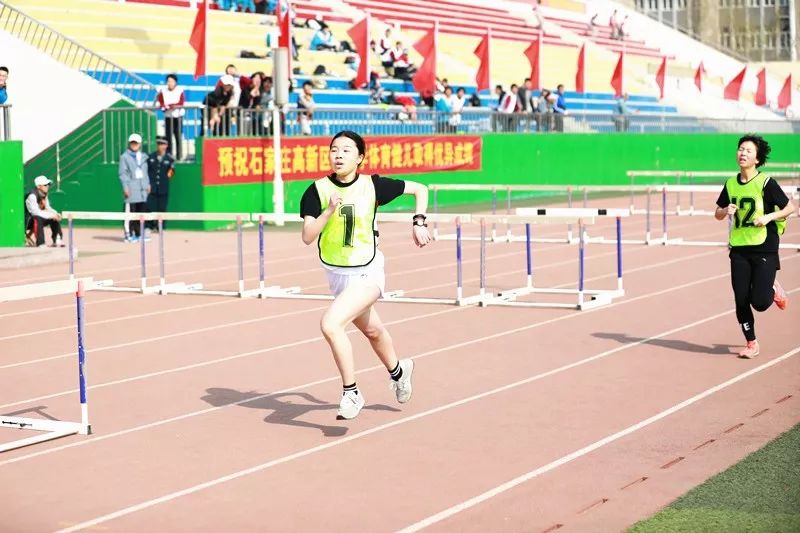 连破四项纪录！高新区中小学生田径运动会精中健儿成绩斐然