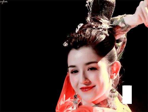 敦煌壁画里的飞天活过来了!抖音啥的视频平台都刷爆了