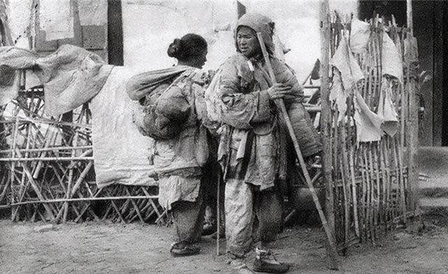 鲁迅玩伴闰土:57岁病逝后,留下5子,如今后代完成华丽转变