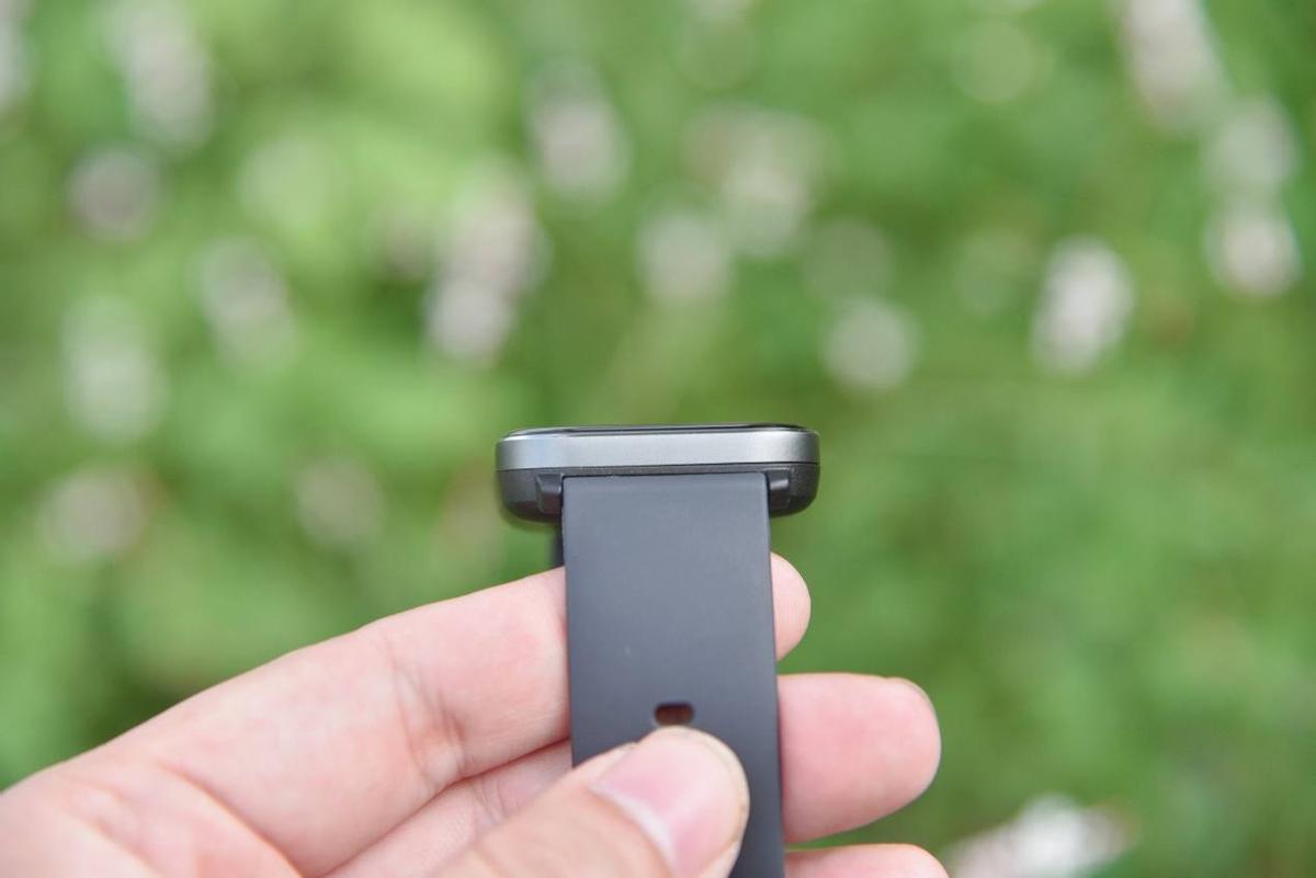 黑加两年后回归小米生态链，399元开启众筹，这手表亮了