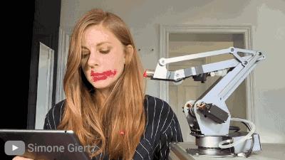 为什么化妆的时候手老是抖,手抖怎么化好妆