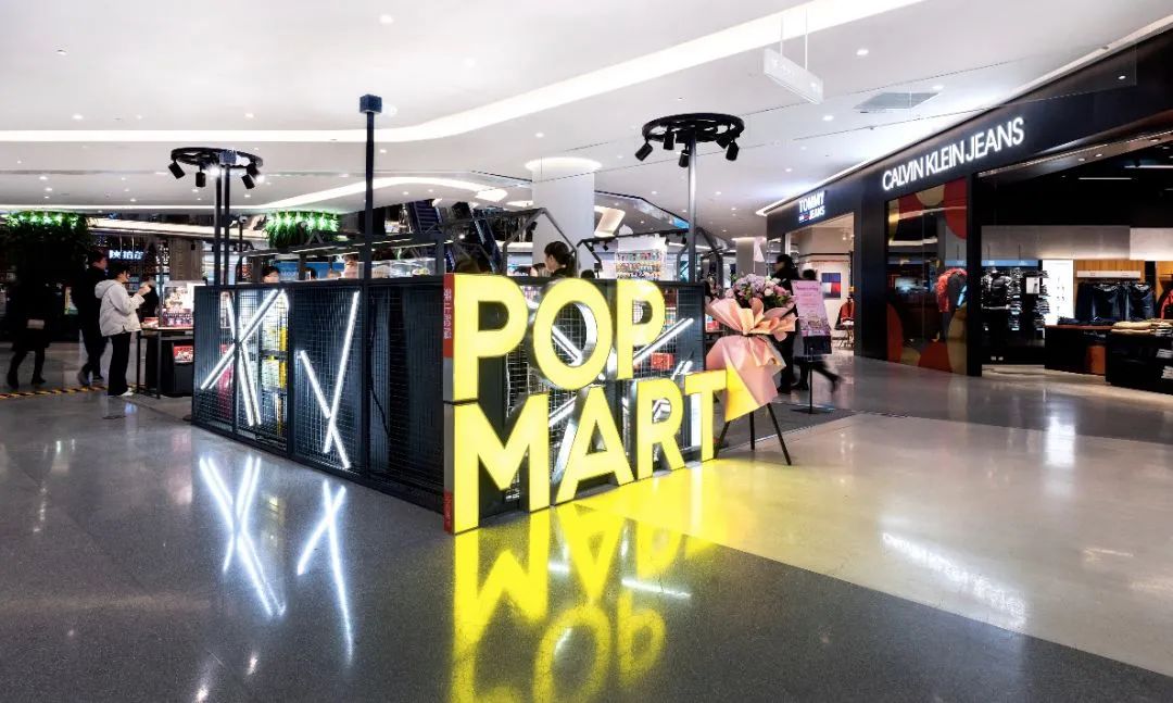 沿着地铁线逛商场，我吹了一天空调~