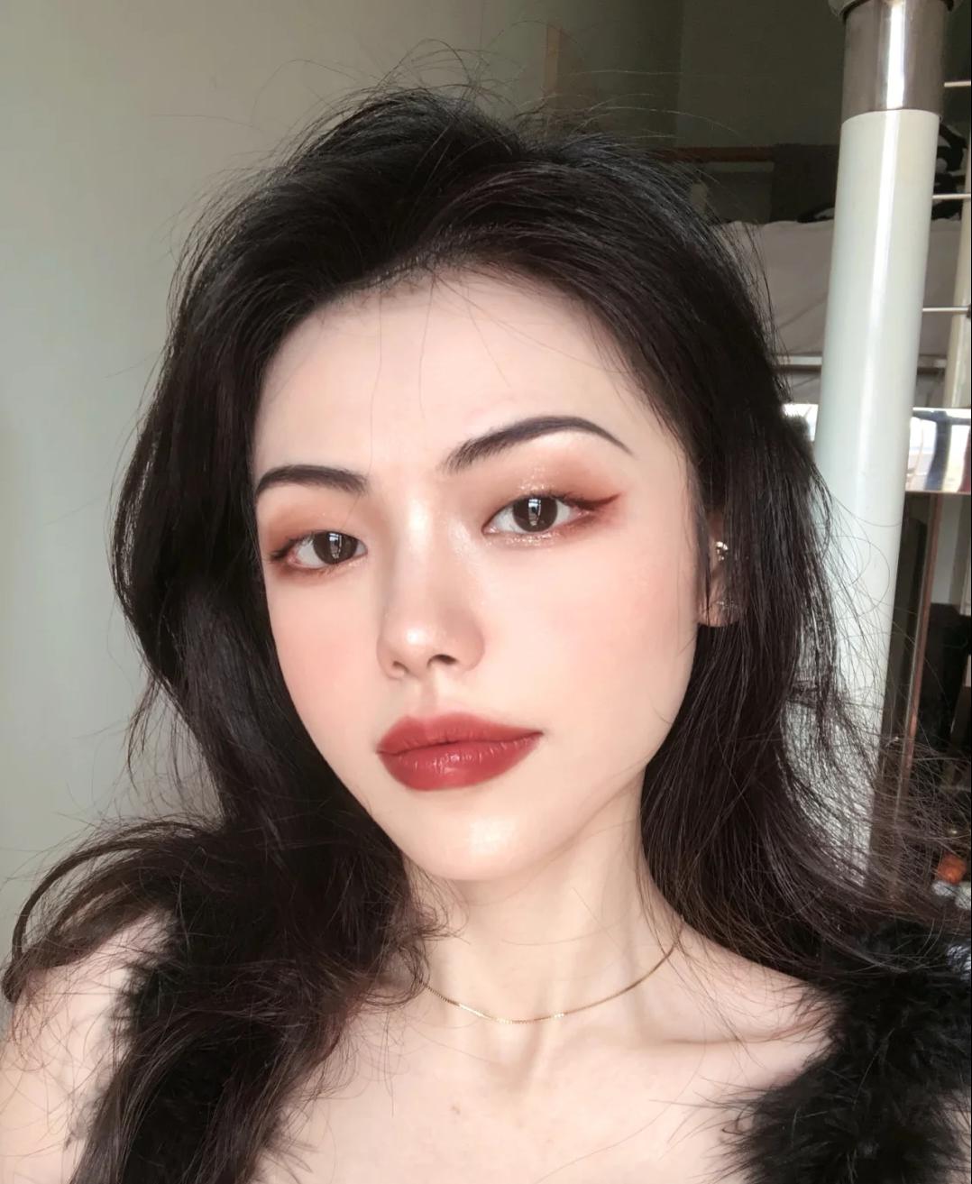 露华浓色号哪个颜色好,露华浓黑管最火的色号