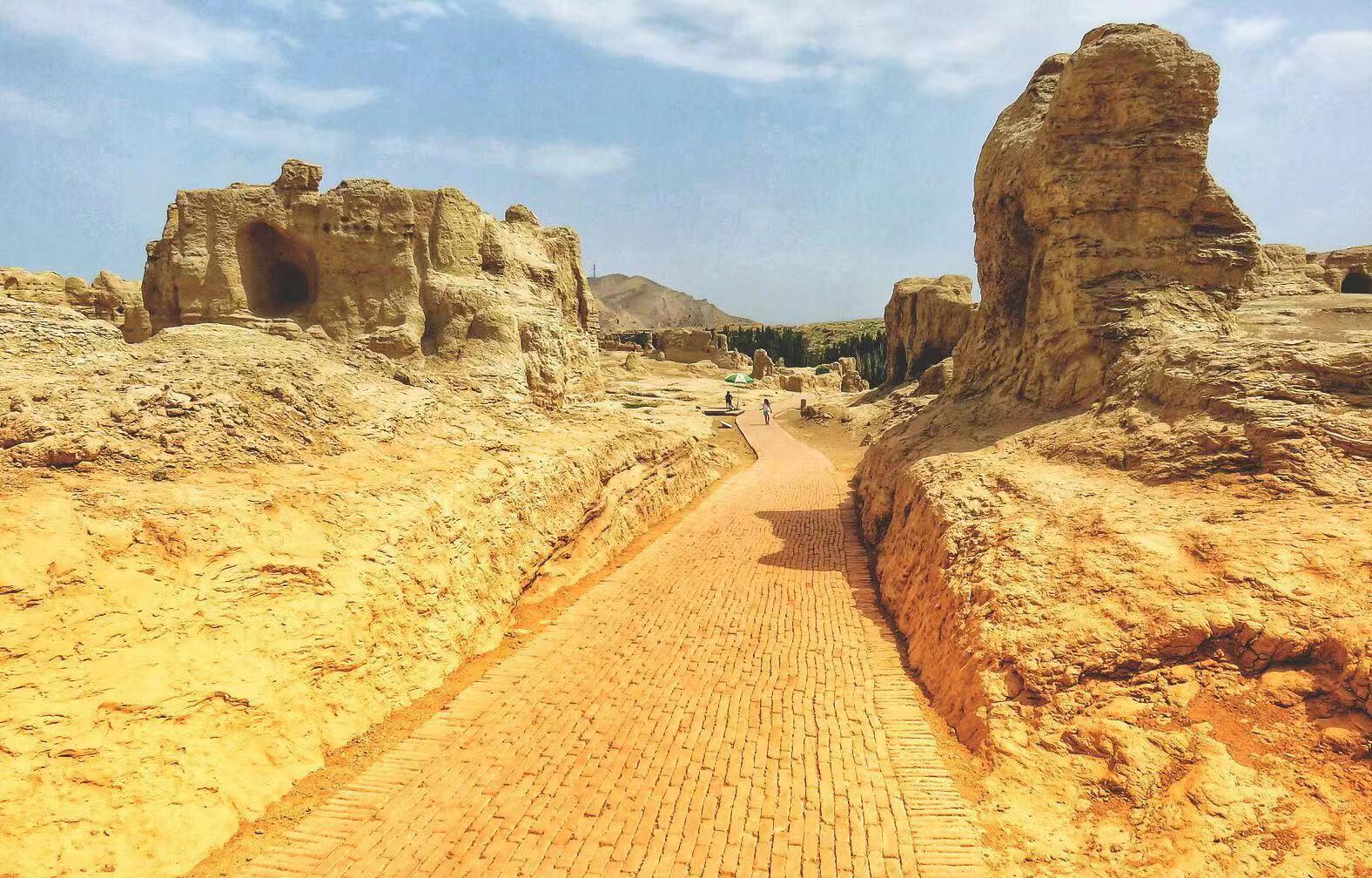 吐鲁番海拔这么低为什么没有水,吐鲁番属于什么特殊的地貌