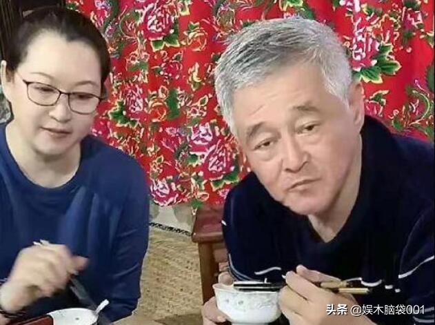 赵本山直播铁锅炖鱼,劝诫女儿别卖假货,要做一个正能量主播