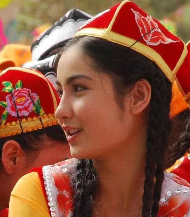 维吾尔族人中为什么有黄人也有白人?吐鲁番的与南疆的有一定差别