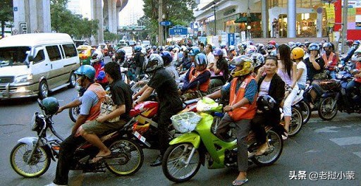 泰国摩托车的8种神奇用途