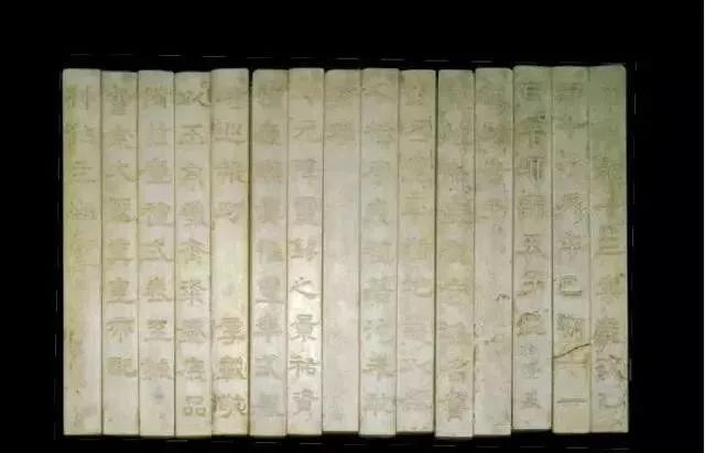 为什么年轻人喜欢买奢侈品,为什么年轻人爱买二手奢侈品