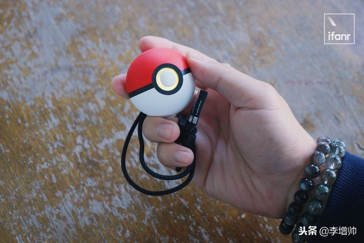 用精灵球捕捉宝可梦游戏,用宝可梦球抓人类